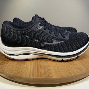 Mizuno Wave Rider 24, Womens size 7